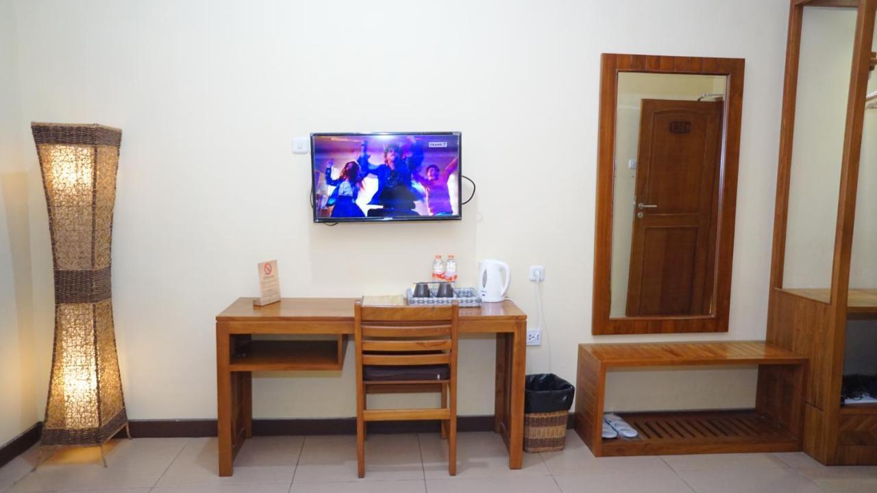 Syailendra Hotel Syariah Jepara Buitenkant foto
