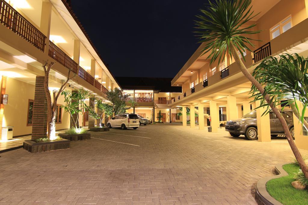 Syailendra Hotel Syariah Jepara Buitenkant foto