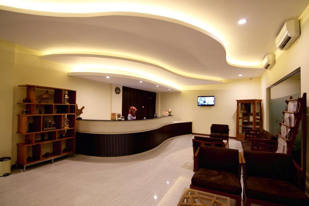 Syailendra Hotel Syariah Jepara Buitenkant foto
