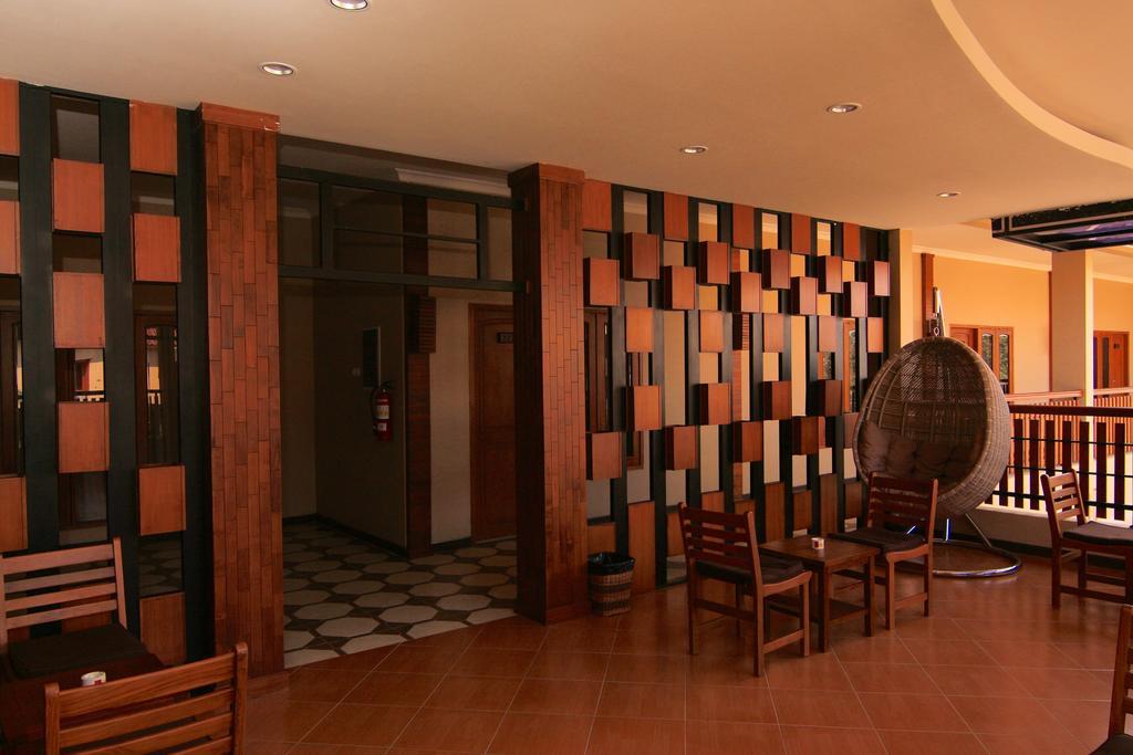 Syailendra Hotel Syariah Jepara Buitenkant foto