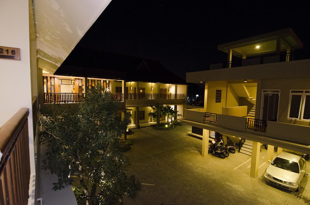 Syailendra Hotel Syariah Jepara Buitenkant foto