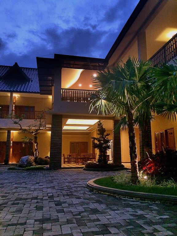 Syailendra Hotel Syariah Jepara Buitenkant foto